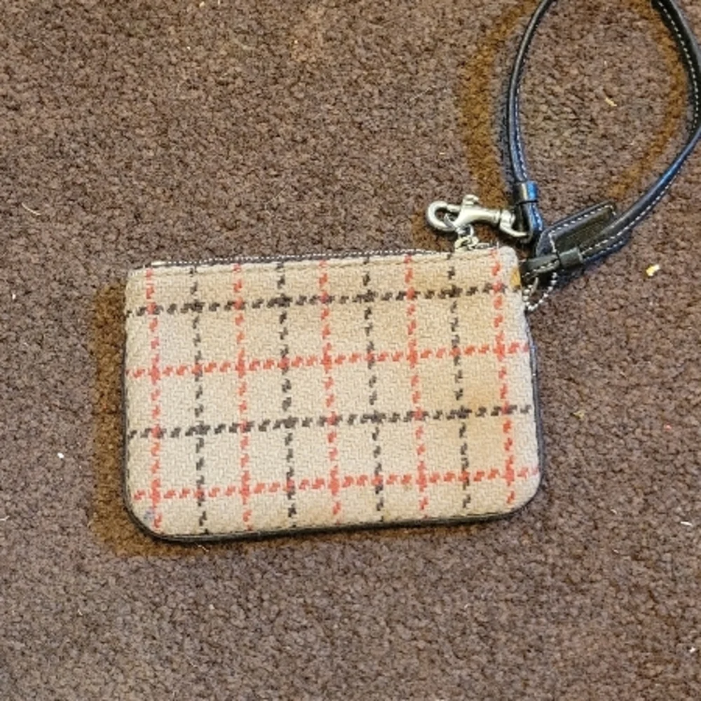 Plaid Tote Bag with Black Straps - Picture 3 of 6